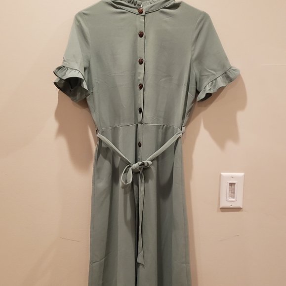 Dresses & Skirts - Monteau Pale Green Dress M